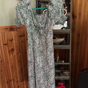 Mimi Chica Sage Green & White Floral Puff-Sleeve Midi Dress